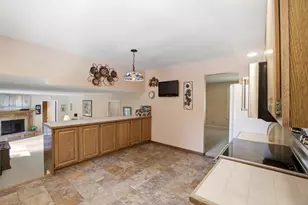 1076 Lancelot Dr, Muskegon, MI 49445 - Photo 13