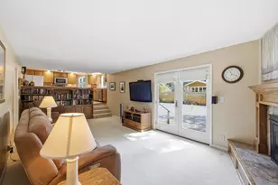 1076 Lancelot Dr, Muskegon, MI 49445 - Photo 11