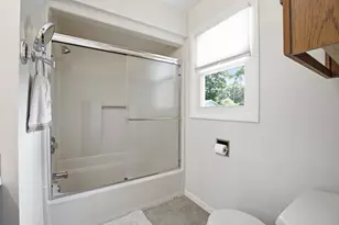 1076 Lancelot Dr, Muskegon, MI 49445 - Photo 25