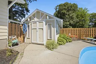 1076 Lancelot Dr, Muskegon, MI 49445 - Photo 35