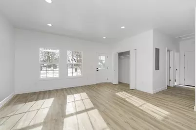 303 Middle Street, Three Rivers, MI 49093 - Photo 5