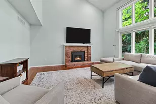 2877 Leslie Park Cir, Ann Arbor, MI 48105 - Photo 23