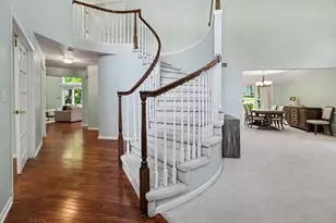2877 Leslie Park Cir, Ann Arbor, MI 48105 - Photo 7