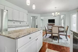 2877 Leslie Park Cir, Ann Arbor, MI 48105 - Photo 15