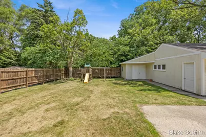 118 Lauderdale Avenue NE, Grand Rapids, MI 49546 - Photo 29