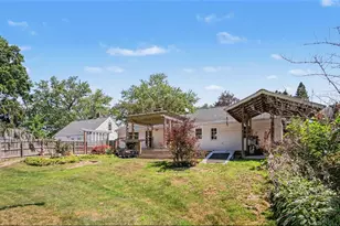 1017 Pearl St, Belding, MI 48809 - Photo 5