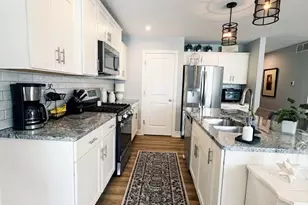 8903 Dalton Ln, Jenison, MI 49428 - Photo 9