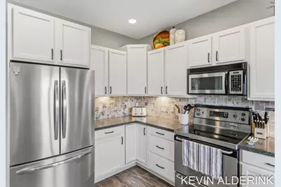 9325 Garden View Drive, Zeeland, MI 49464 - Photo 13