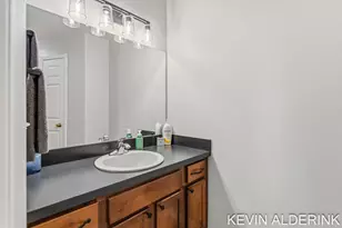 9325 Garden View Dr, Zeeland, MI 49464 - Photo 47