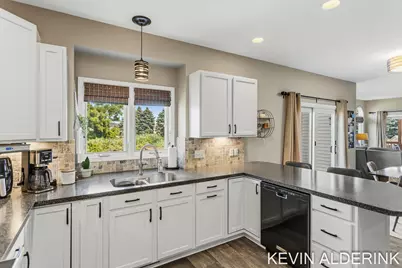 9325 Garden View Drive, Zeeland, MI 49464 - Photo 11