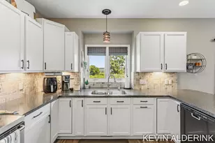 9325 Garden View Dr, Zeeland, MI 49464 - Photo 15