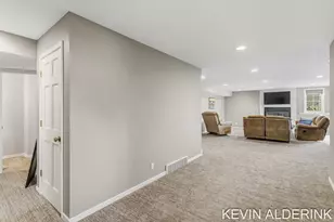 9325 Garden View Dr, Zeeland, MI 49464 - Photo 39