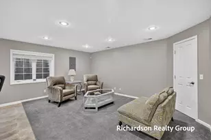 405 Douglas St, Muskegon, MI 49445 - Photo 35