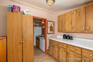 522 Ionia St, Belding, MI 48809 - Photo 9