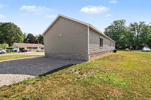 509 N Delia St, Ludington, MI 49431 - Photo 33