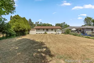 4431 Burgis Ave SE, Kentwood, MI 49508 - Photo 7