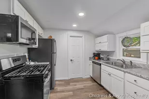 1108 Widdicomb Ave NW, Grand Rapids, MI 49504 - Photo 9