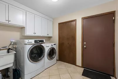 35126 Quaker Way, Farmington Hills, MI 48331 - Photo 25