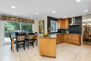 35126 Quaker Way, Farmington Hills, MI 48331 - Photo 15