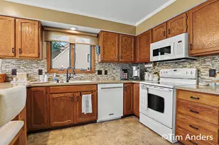6090 Arroyo Vista Dr NE, Rockford, MI 49341 - Photo 9