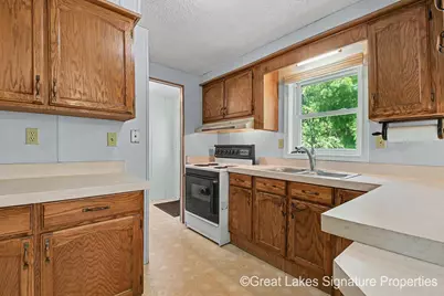 618 E Benton Street, Greenville, MI 48838 - Photo 11