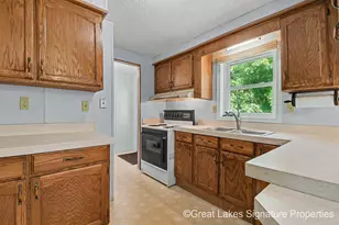 618 E Benton St, Greenville, MI 48838 - Photo 11