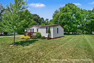 618 E Benton St, Greenville, MI 48838 - Photo 9