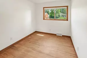32740 Grandview Ave, Westland, MI 48186 - Photo 9