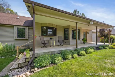 2484 Shadow Lake Court NE, Grand Rapids, MI 49505 - Photo 3