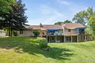 2484 Shadow Lake Ct NE, Grand Rapids, MI 49505 - Photo 37
