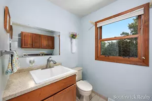 2484 Shadow Lake Ct NE, Grand Rapids, MI 49505 - Photo 23