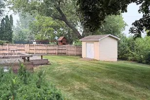 359 Old Creek Dr, Saline, MI 48176 - Photo 5