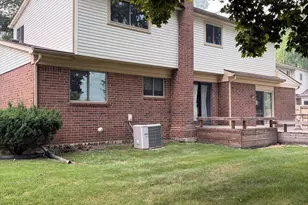 359 Old Creek Dr, Saline, MI 48176 - Photo 3