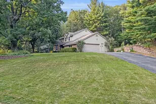1800 Mont Rue Dr SE, Grand Rapids, MI 49546 - Photo 3