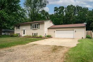 1371 Hazelwood Dr, Plainwell, MI 49080 - Photo 7