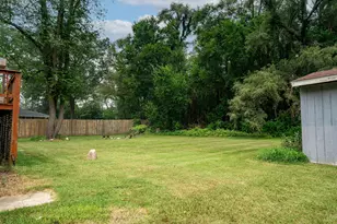 1371 Hazelwood Dr, Plainwell, MI 49080 - Photo 11