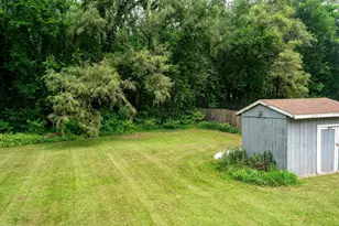 1371 Hazelwood Dr, Plainwell, MI 49080 - Photo 13