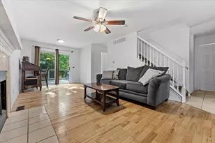 608 Heritage Cir, Fenton, MI 48430 - Photo 11