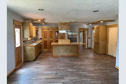 576 Pipestone Street, Benton Harbor, MI 49022 - Photo 3