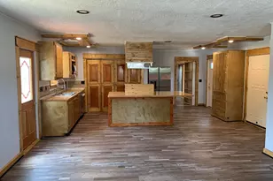 576 Pipestone St, Benton Harbor, MI 49022 - Photo 3