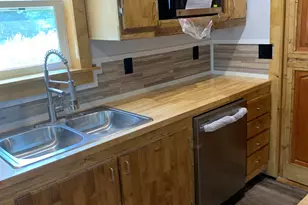 576 Pipestone St, Benton Harbor, MI 49022 - Photo 5
