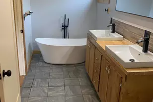 576 Pipestone St, Benton Harbor, MI 49022 - Photo 17