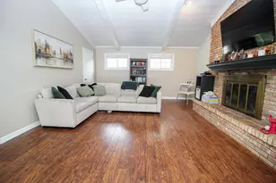 10577 S Sprinkle Rd, Vicksburg, MI 49097 - Photo 17