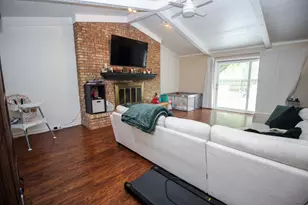 10577 S Sprinkle Rd, Vicksburg, MI 49097 - Photo 15