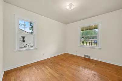 1050 Bloomfield Avenue, Plainwell, MI 49080 - Photo 7