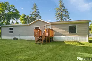 5705 E Riverside Dr, Lyons, MI 48851 - Photo 25