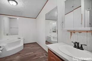 5705 E Riverside Dr, Lyons, MI 48851 - Photo 9
