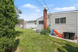 668 S Hawthorne St, Westland, MI 48186 - Photo 25