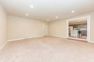 1 Maple Vlg Ct, Ann Arbor, MI 48103 - Photo 13