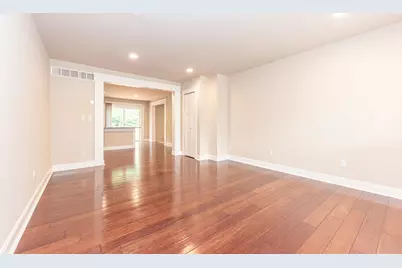 1 Maple Village Court, Ann Arbor, MI 48103 - Photo 5